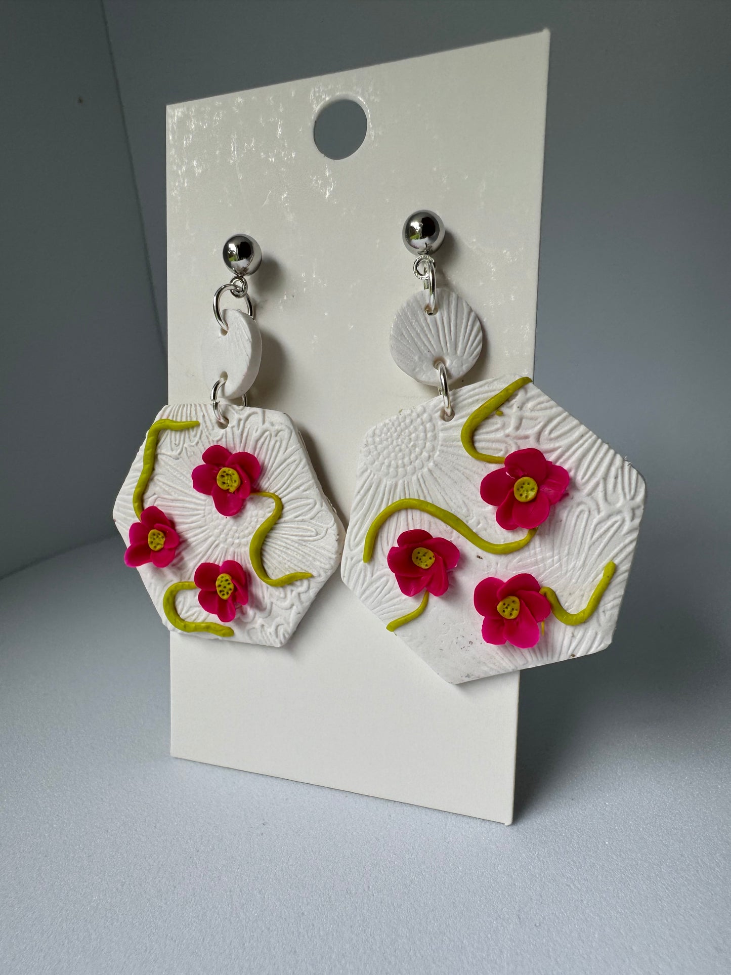 3D Floral Earrings: Hexagon