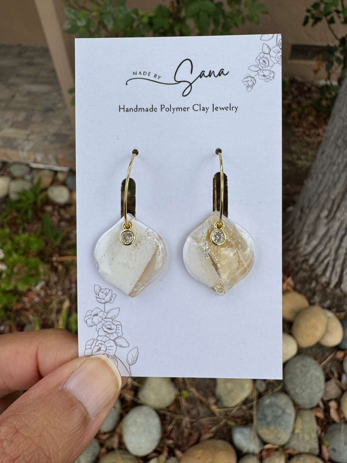 Earth & Ivory: Sandstone