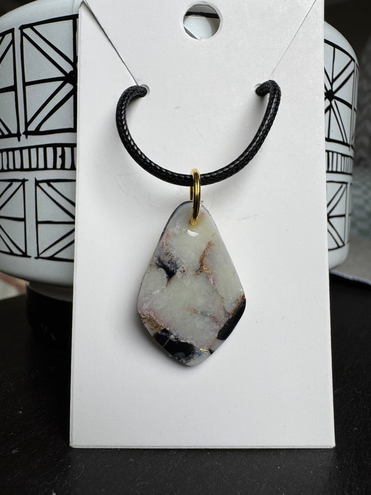Salt and Pepper Necklace: Teardrop