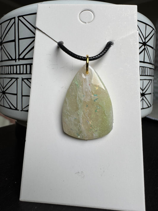 Opalescent Necklace: Drop