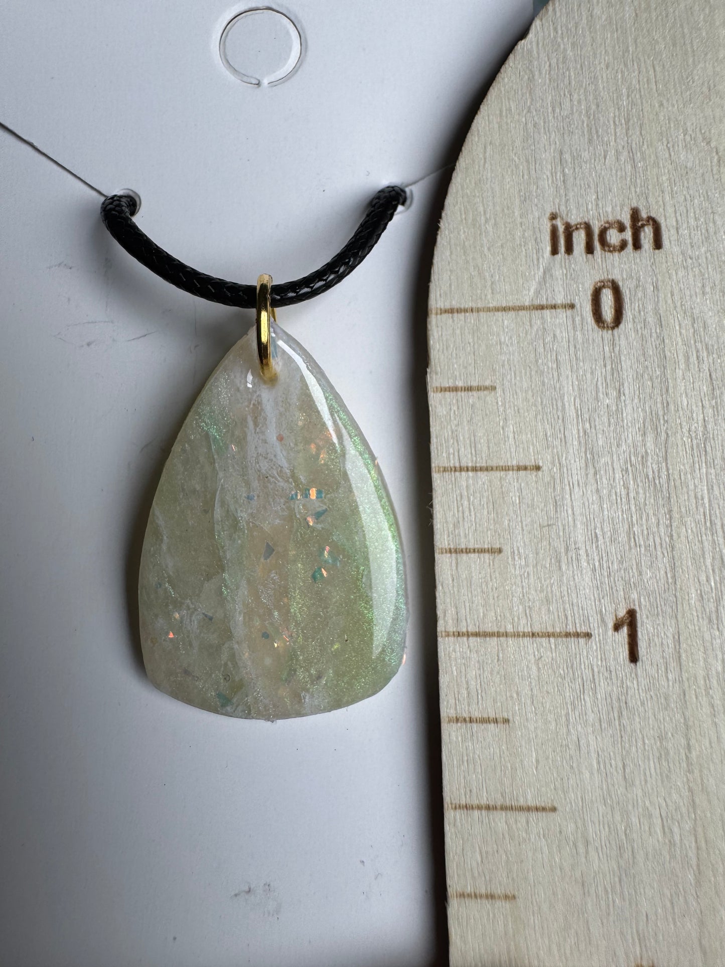 Opalescent Necklace: Drop